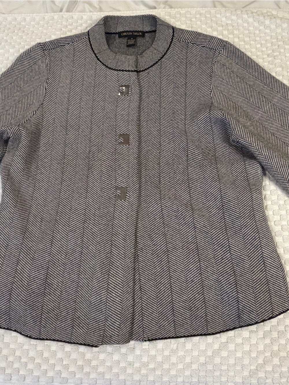 Carolyn Taylor Black & White Herringbone Button-Front Cardigan